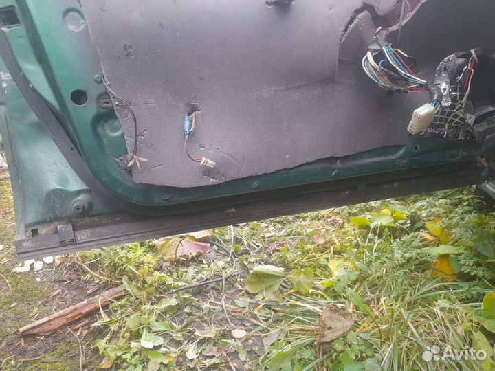 Двери на mazda 626 GE