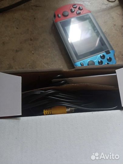 Игровая консоль