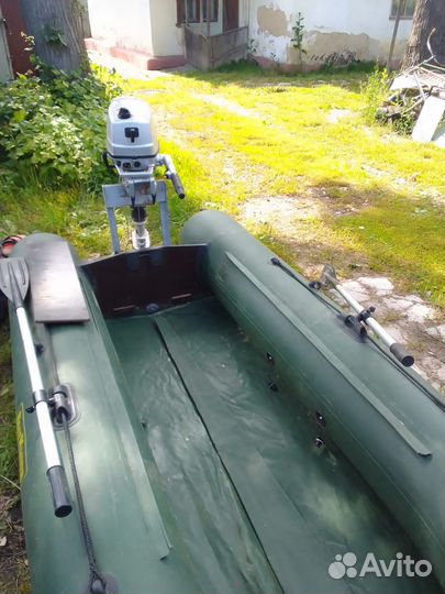 Лодка с мотором