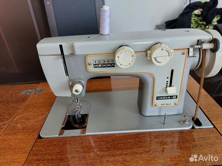 Швейная машинка Чайка