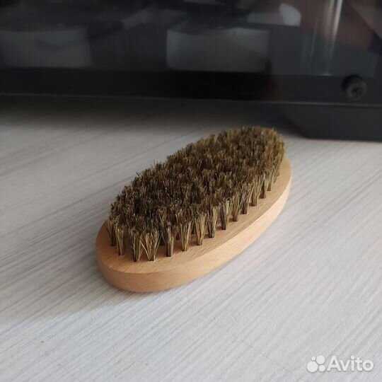 Щётка для бороды и усов