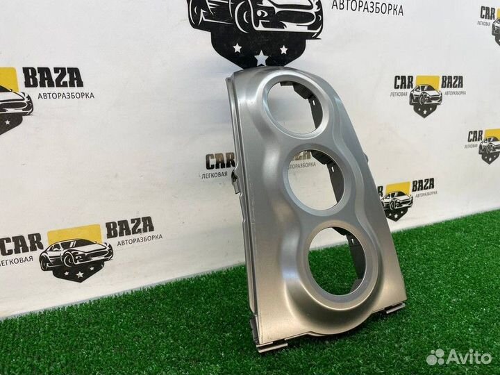 Накладка Toyota Yaris