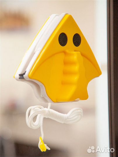 Магнитная щетка для мытья окон