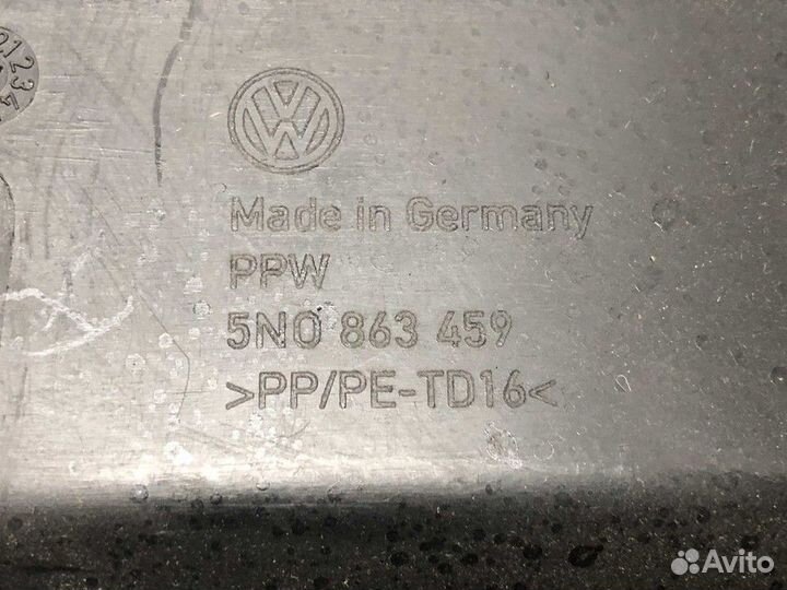 5N0863459 Накладка багажника Volkswagen Tiguan