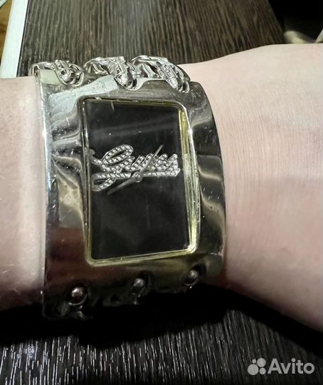 Часы guess