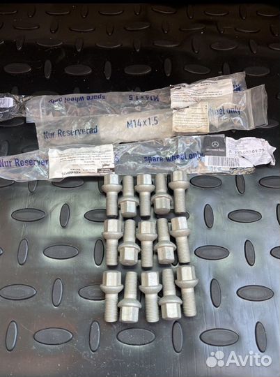 Болты для колес Mersedes Benz A2204000170