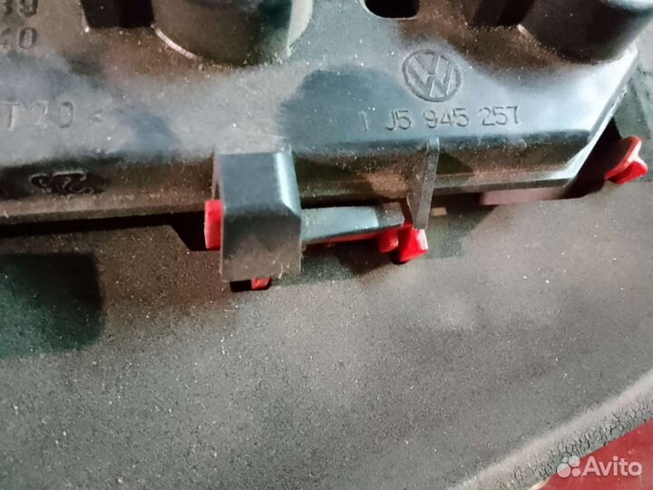 Задний фонарь фольксваген бора