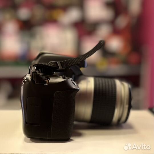 Зеркальный фотоаппарат Canon 4000D