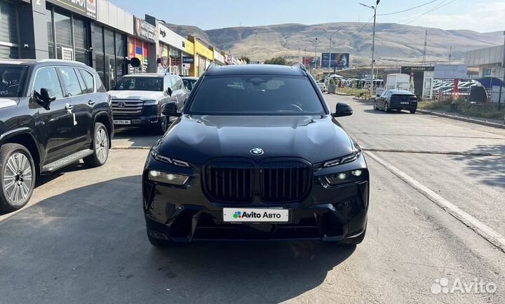 BMW X7 3.0 AT, 2024, 1 км