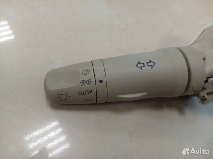 Подрулевой переключатель поворотов Nissan March