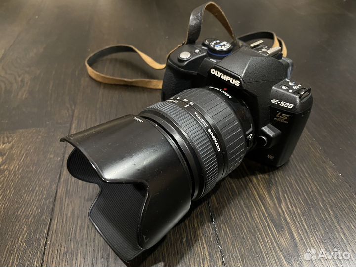 Зеркальный фотоаппарат Olympus E-520 с объективом