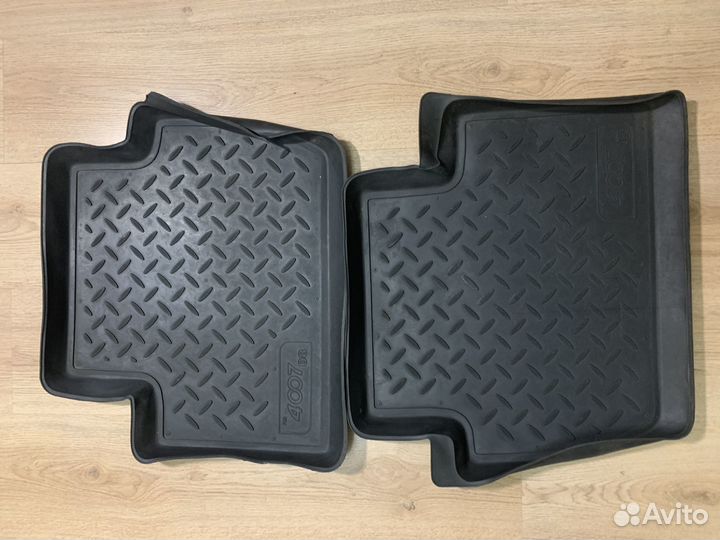 Коврики для задних пассажиров Peugeot 4007