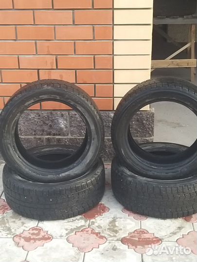 Dunlop DT-2 235/50 R17 24D