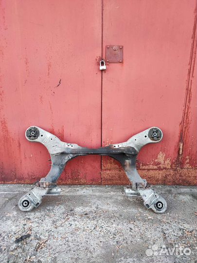 Задний подрамник Мерседес w211