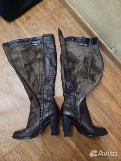 Продам 2 пары зимних сапог.Натуральная кожа,замша