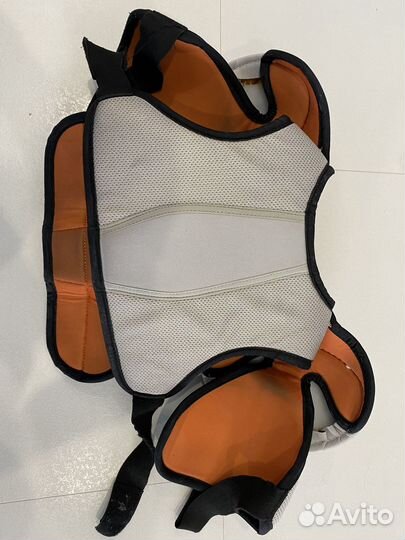 Нагрудник хоккейный