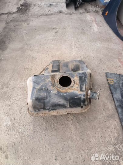 Топливный бак Audi 100 C4