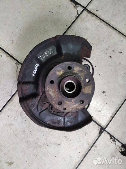 Кулак поворотный передний левый w203 C-class 11