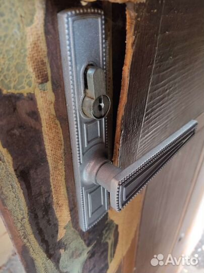 Дверь входная металлическая бу