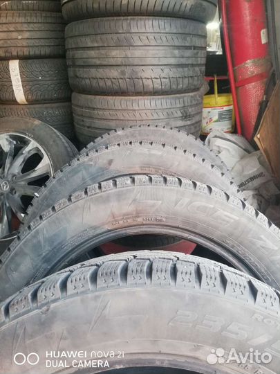 Pirelli Ice Zero 235/55 R19 105H