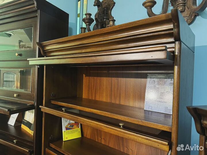 Книжный шкаф 