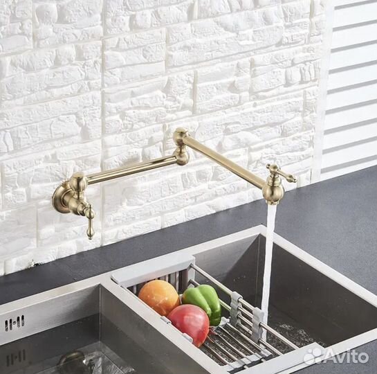 Смеситель в стену для раковины