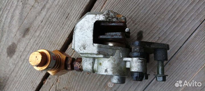 Суппорт тормозной передний на скутер