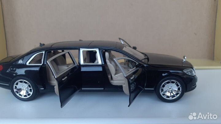 Машинка моделька