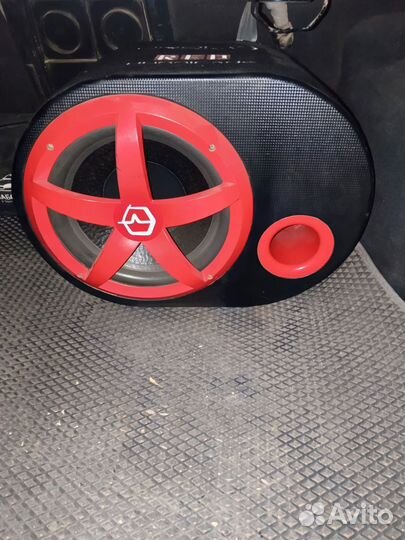 Продаю активный сабвуфер Ural Huricane