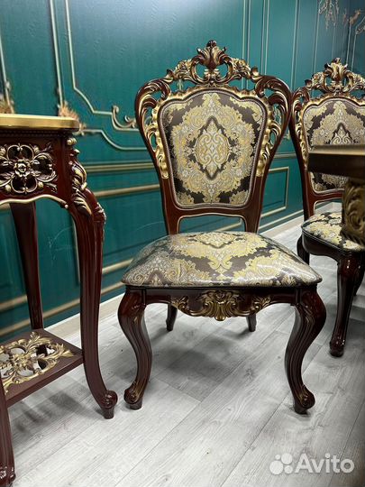 Стол в наличии