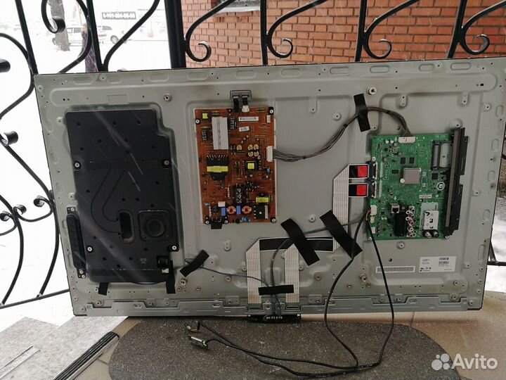 Телевизор LG 42LA660V (Разбор)(По запчастям)