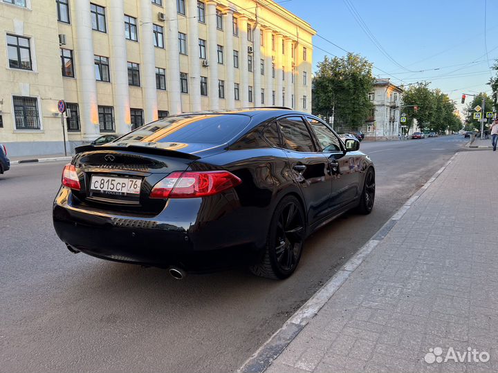 Спойлер Infiniti M q70