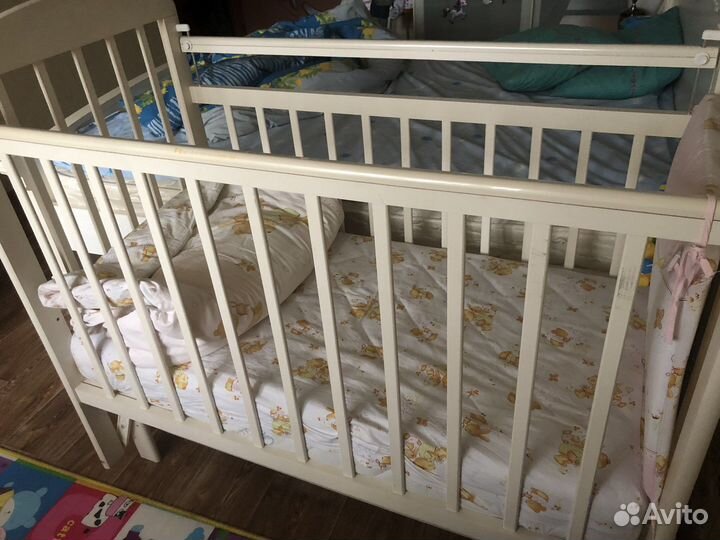 Кроватка с маятником и матрасом кокосовым