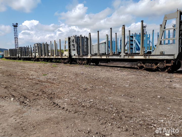 Жд платформы 13-9744-02 для леса и контейнеров