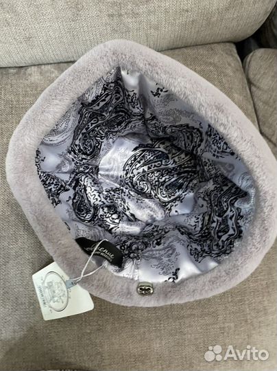 Шапка с варежками женская