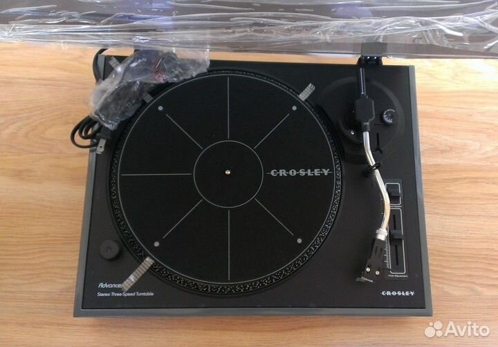 Проигрыватель Crosley CR6009A