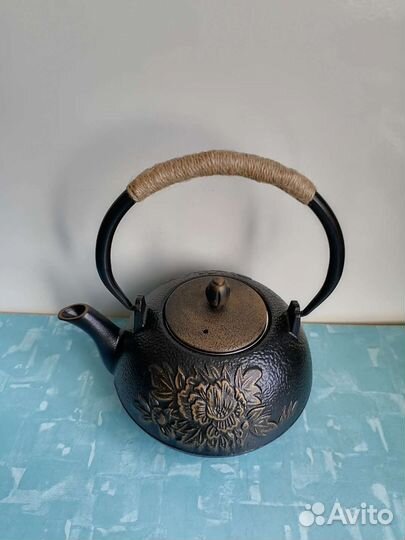 Заварочный чайник 1 литр100мл чугунный, тяжёлый