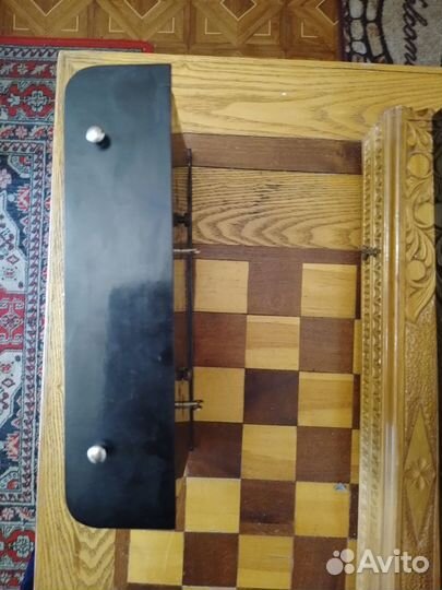 Часы из СССР, шахматные в корпусе из карболита,ант