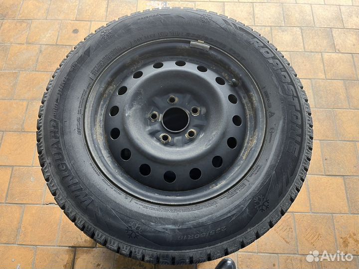 R16 Roadstone Winguard WinSpike SUV 235/60, PCD 5x114.3 DIA 66.1