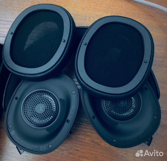 Bang & Olufsen H95 (Black)