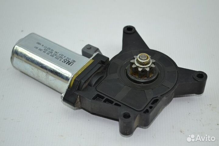 Моторчик стеклоподъёмника, правый mercedes-benz Ac