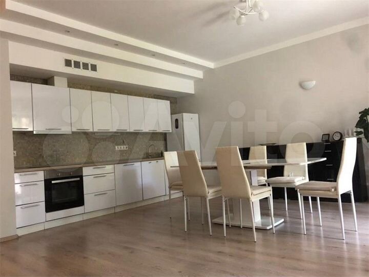 4-к. квартира, 119,4 м², 1/3 эт.