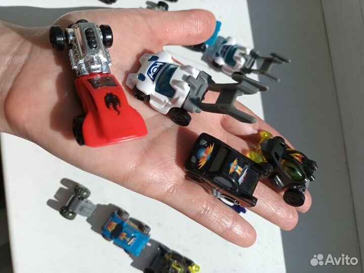 Машинки из киндер сюрпризов