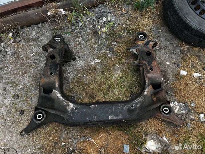 Подрамник Volkswagen Passat