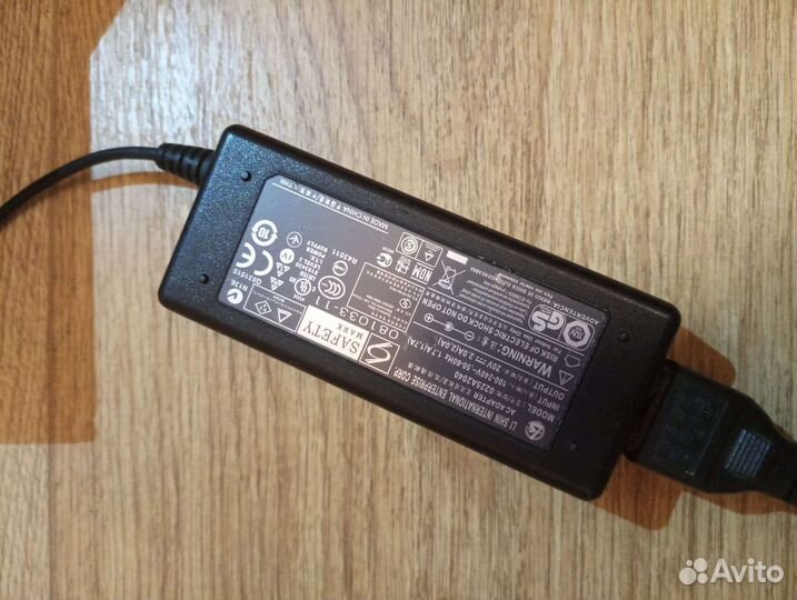 Ноутбук msi u 100