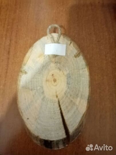 Картинка на срезе дерева