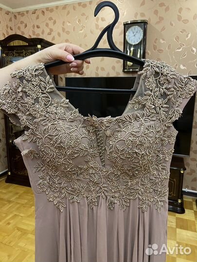 Вечернее платье