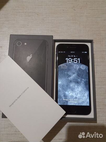 iPhone 8, 64 ГБ