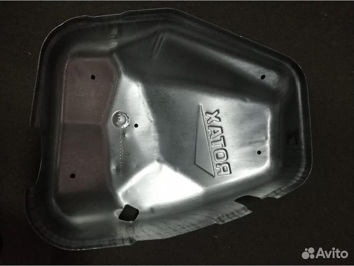 Дефлектор глушителя правый (514054434)