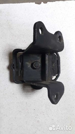 Подушка двигателя toyota crown ms110